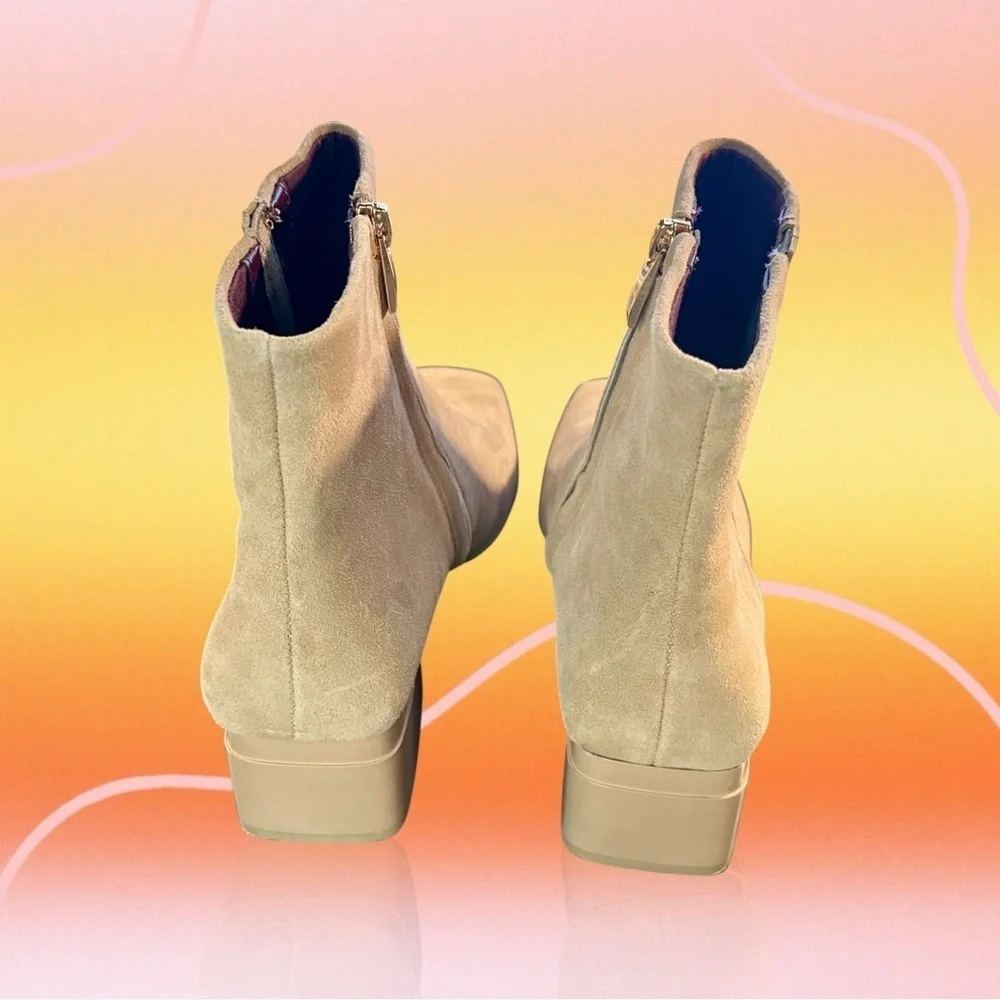 Franco Sarto ‘Waxtona’ Beige / Nude Genuine Suede Block Heel Ankle Boots Size 9